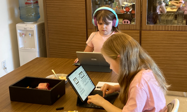 How are international school in Guangzhou preparing for online schooling during pandemic?