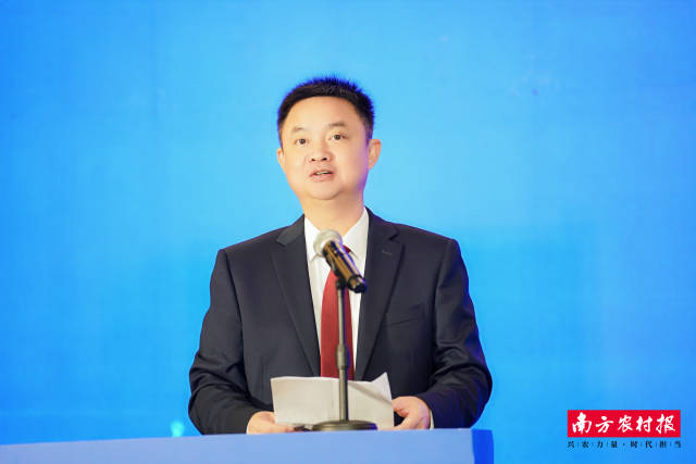 湛江市人民政府党组成员、副市长 吴国雄 湛江市人民政府党组成员、副市长 吴国雄