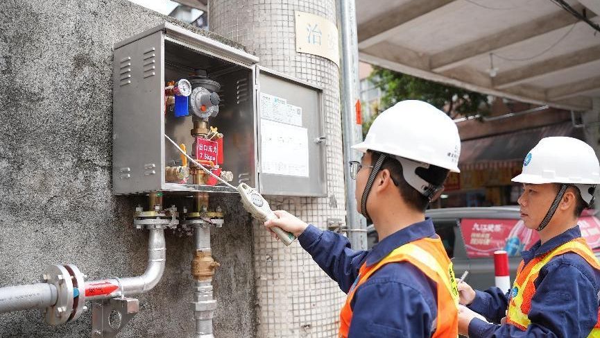 【代表联络站的故事】告别“扛罐上楼”！人大代表推动打通老旧小区用气“堵点”