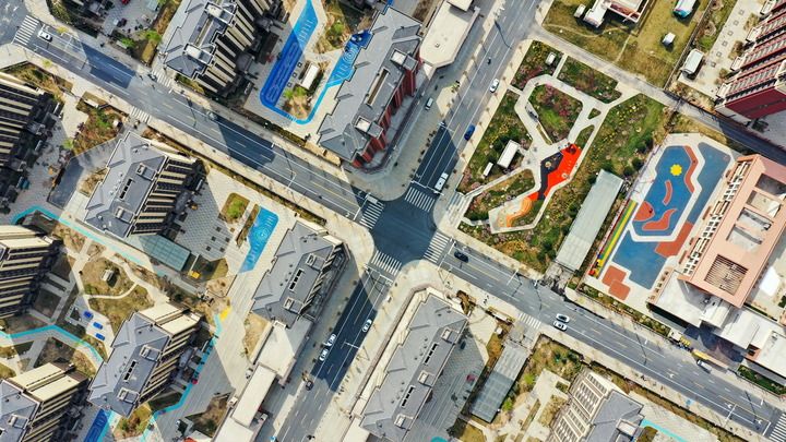 雄安新区容西片区内的街道和公园（2023年3月31日摄，无人机照片）。新华社记者 牟宇 摄