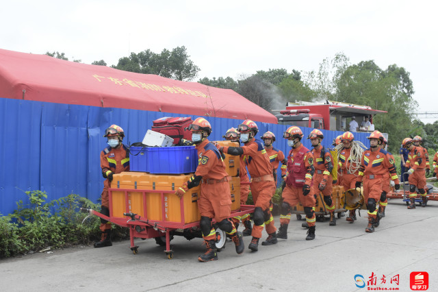 茂名消防开展“全国防灾减灾日”地震救援实战演练