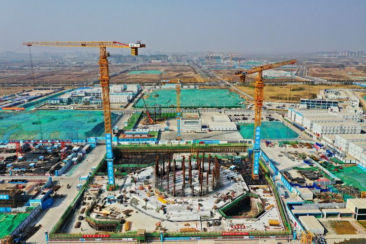 这是位于雄安新区启动区的中国中化雄安总部001大厦项目建设现场（2023年3月30日摄，无人机照片）。新华社记者 牟宇 摄