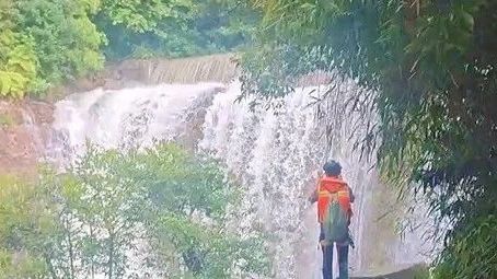 事发韶关！突发山洪，四人被困深山......