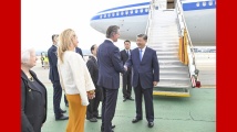 习近平抵达旧金山举行中美元首会晤 同时出席亚太经合组织第三十次领导人非正式会议 习近平抵达旧金山举行中美元首会晤 同时出席亚太经合组织第三十次领导人非正式会议