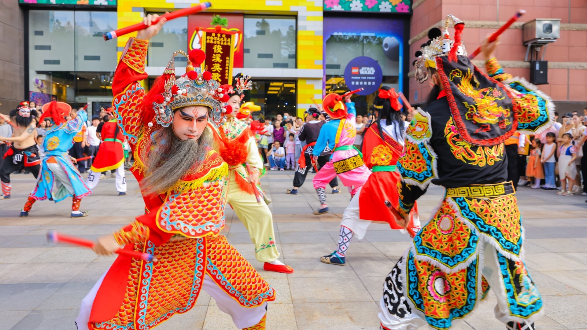 Shantou Yingge Dance adds to festive vibes in Guangzhou