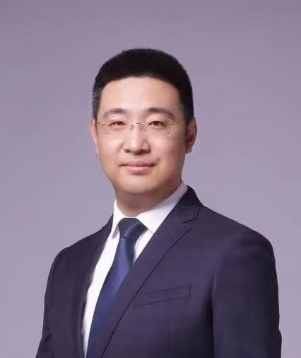 陈强。