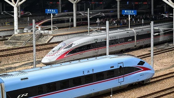 2025年国庆中秋假期交通出行首日观察