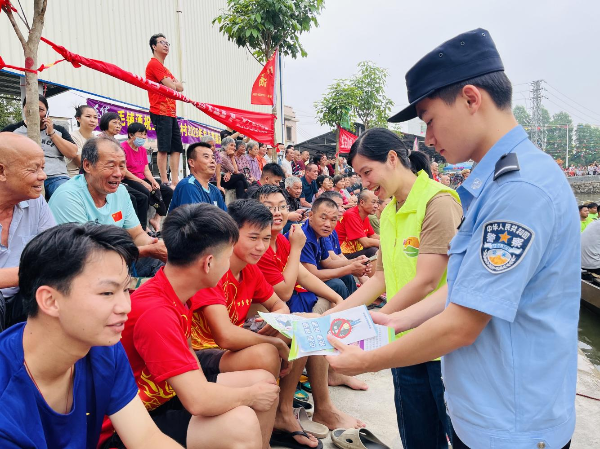 新会区司前镇积极开展龙舟赛事反邪教宣传活动3.png