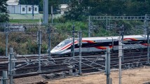 中国高铁再提速，领跑世界向未来