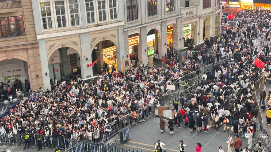 太火爆！密密麻麻全是人！多个景区：限流！