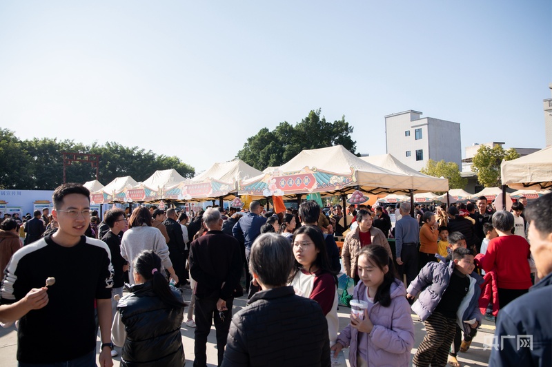 “‘媒体+’潮味元旦·官塘牛肉火锅宣传周”活动现场（央广网发 主办方供图）