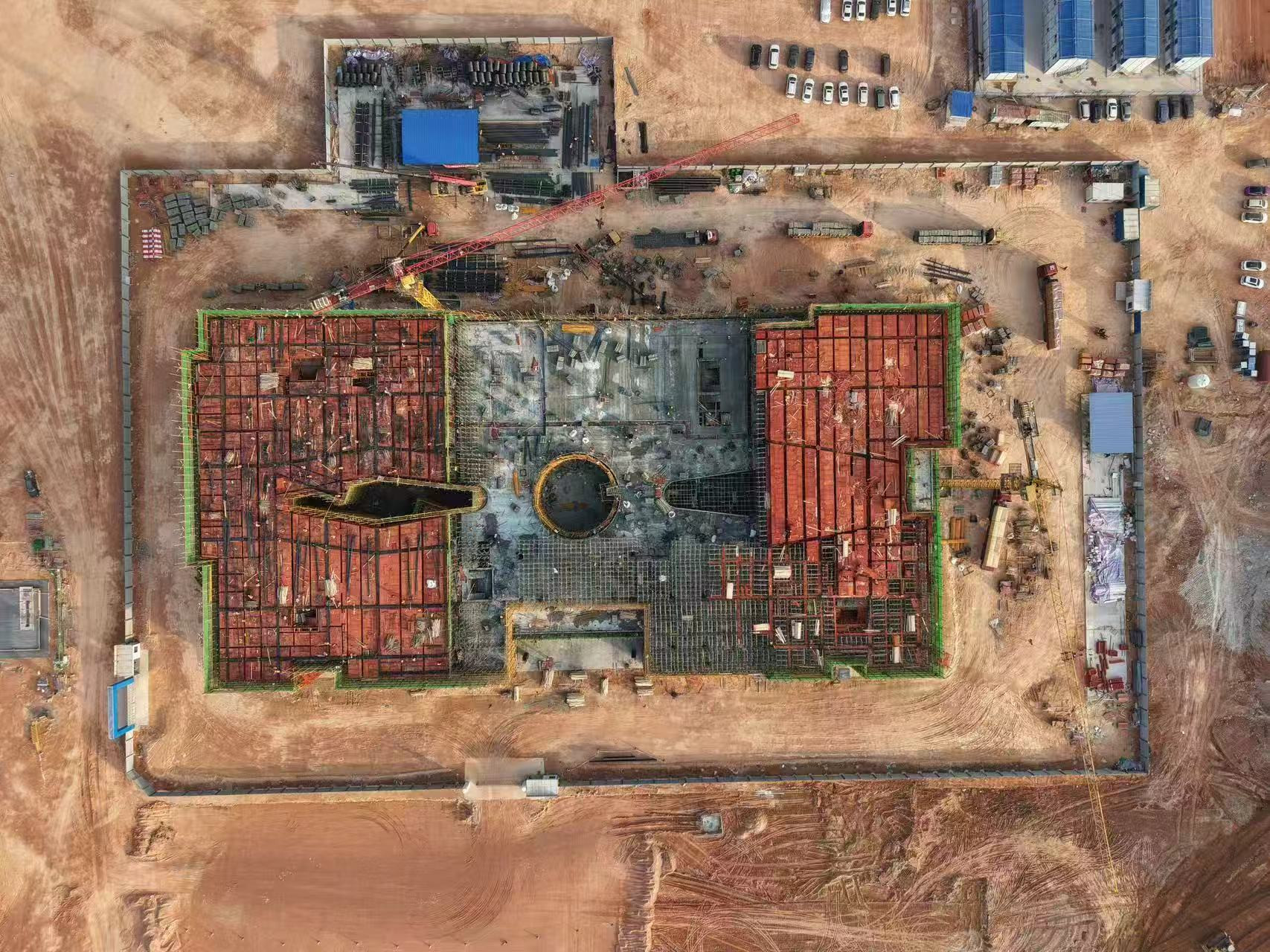 美林服务区北区服务综合楼封顶