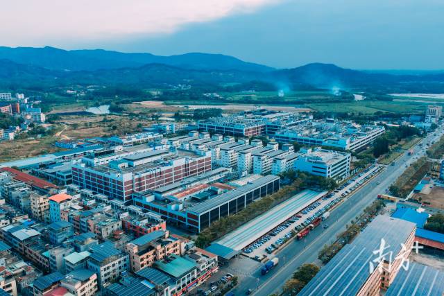华通电脑(惠州)有限公司2025年成为博罗县第二家产值超百亿企业。王昌辉 摄 华通电脑(惠州)有限公司2025年成为博罗县第二家产值超百亿企业。王昌辉 摄