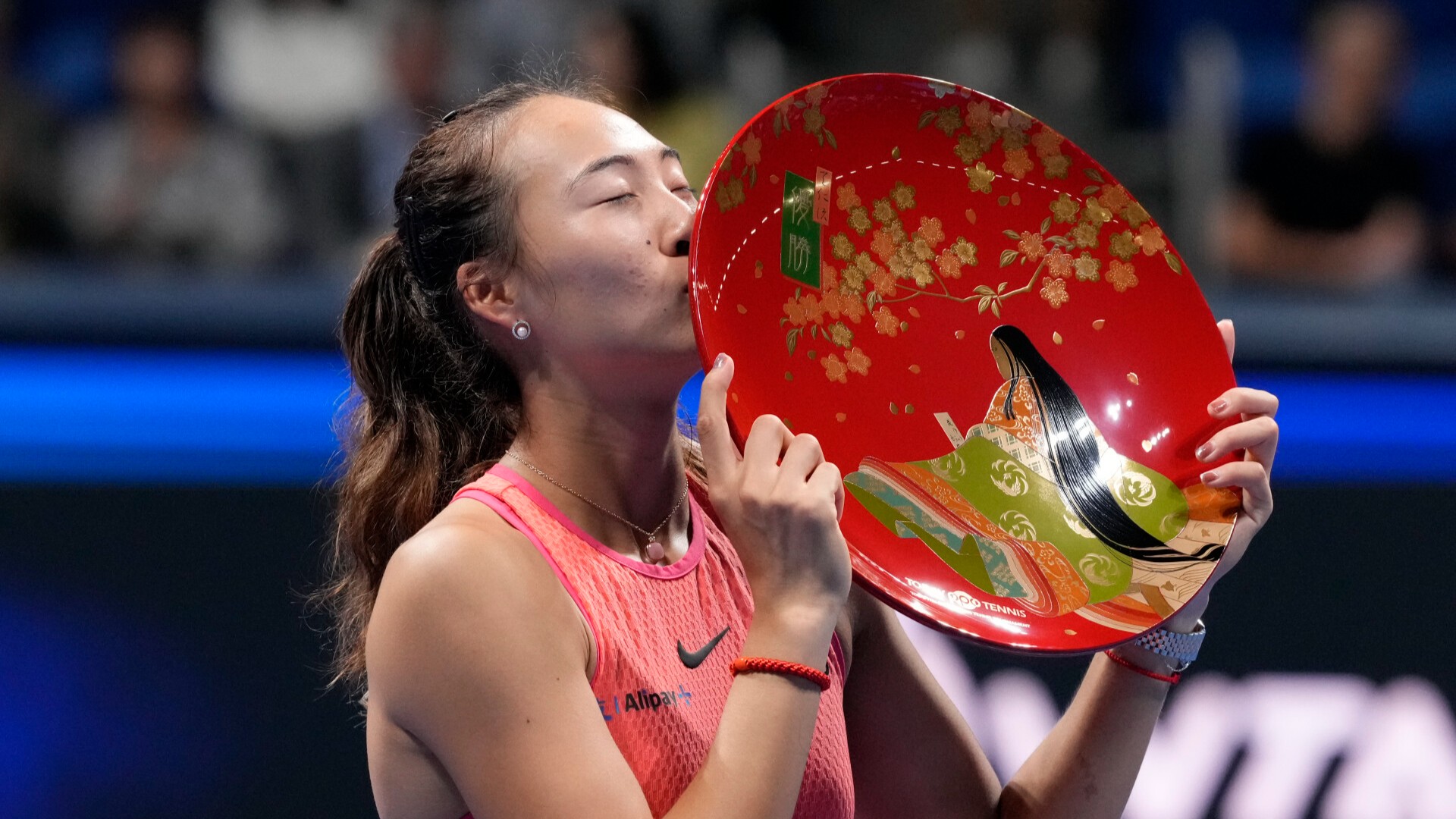 Tennis: Zheng Qinwen wins Tokyo title