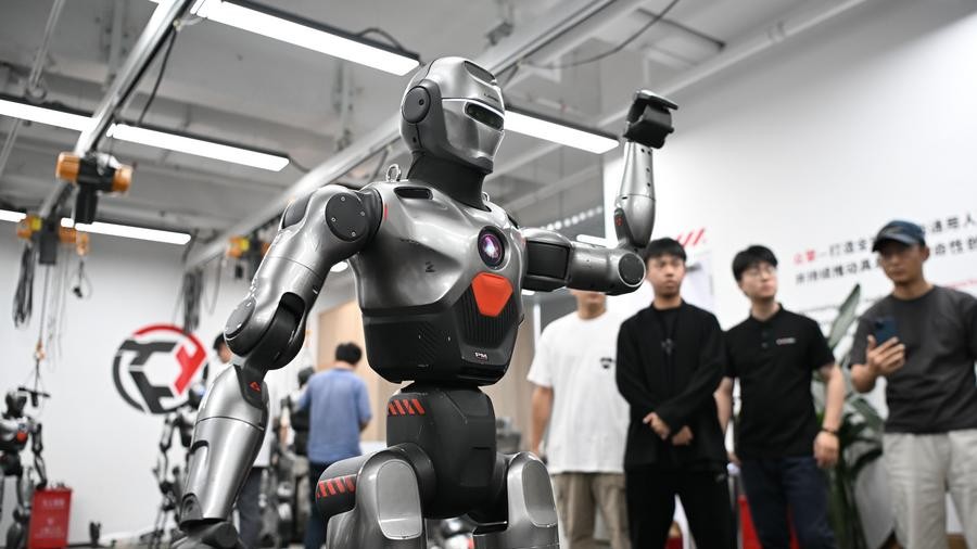 Robot industry shows strong growth in S China's Guangdong