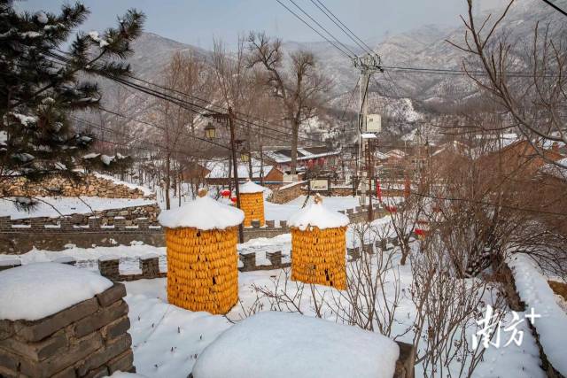 八达岭长城脚下的石峡村。 南方+ 张迪 拍摄 八达岭长城脚下的石峡村。 南方+ 张迪 拍摄