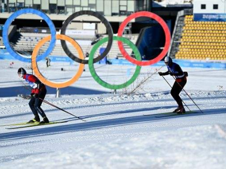北京冬奥会近半数运动员抵华开训 高度评价赛事准备工作