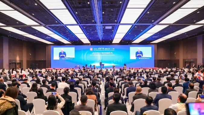 以更开放的姿态，让世界“读懂中国”