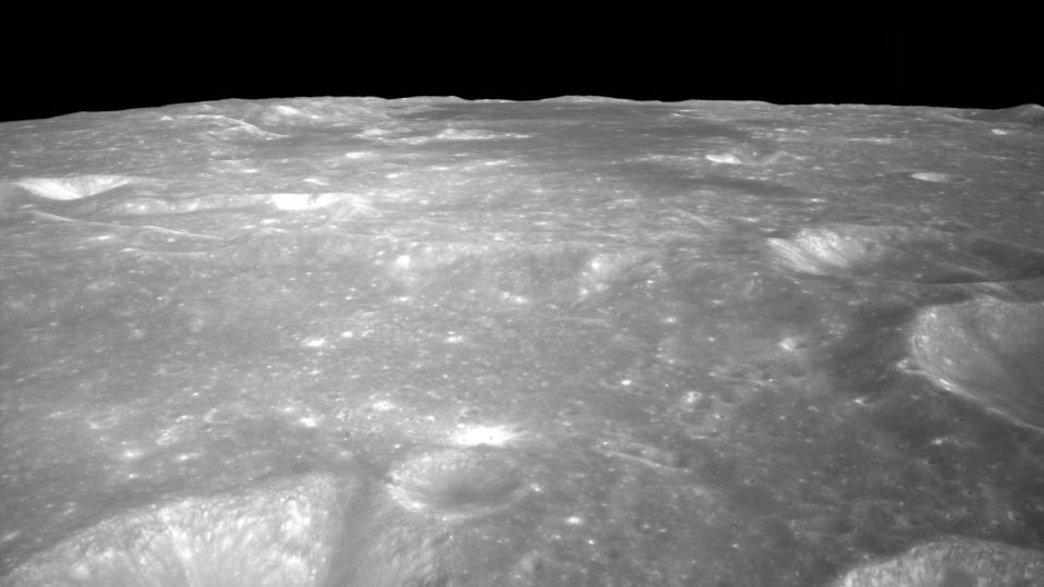 嫦娥六号新发现：首次揭示月表及次表层水的分布特征