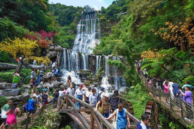 Guangdong welcomes 21.36m tourists, generating 10.4b yuan in tourism revenue over 2024 Mid-Autumn holiday