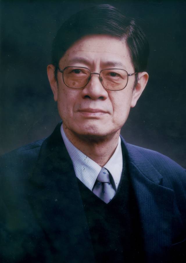 广东籍经济学家张卓元被授予国家荣誉称号
