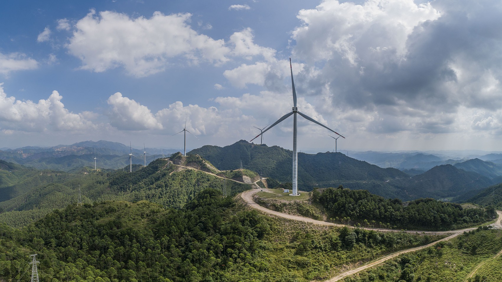 逐綠而行，為建設(shè)能源強國賦能添彩