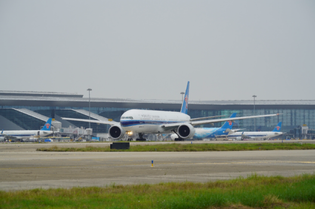 China Southern Airlines plans 456,000 flights, focusing on winter tourism