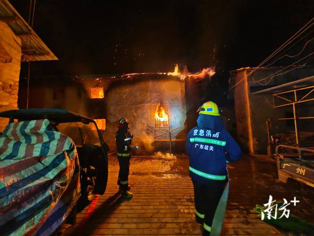 电线20多年未更换,韶关一民房着火 电线20多年未更换,韶关一民房着火