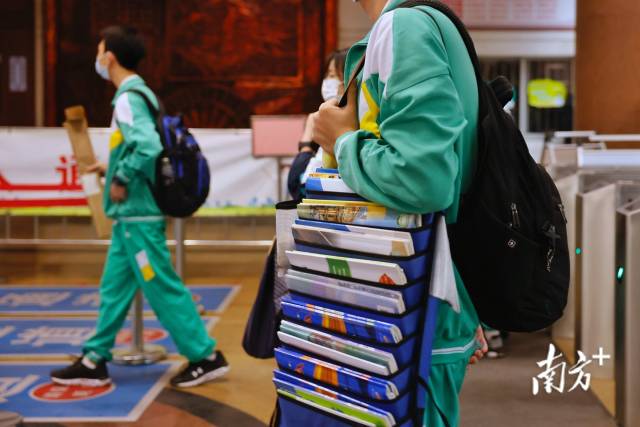 南方+ 梁钜聪 拍摄