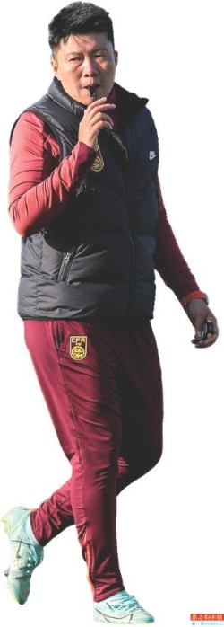 1月7日，马晓旭带队训练。 新华社发