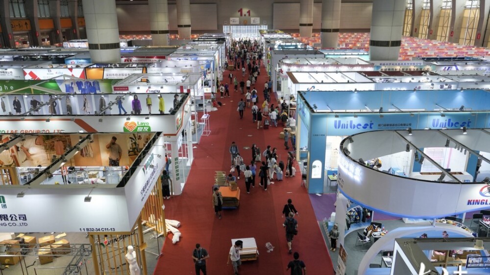 Canton Fair draws over 10m overseas buyers, making Guangzhou a global hub
