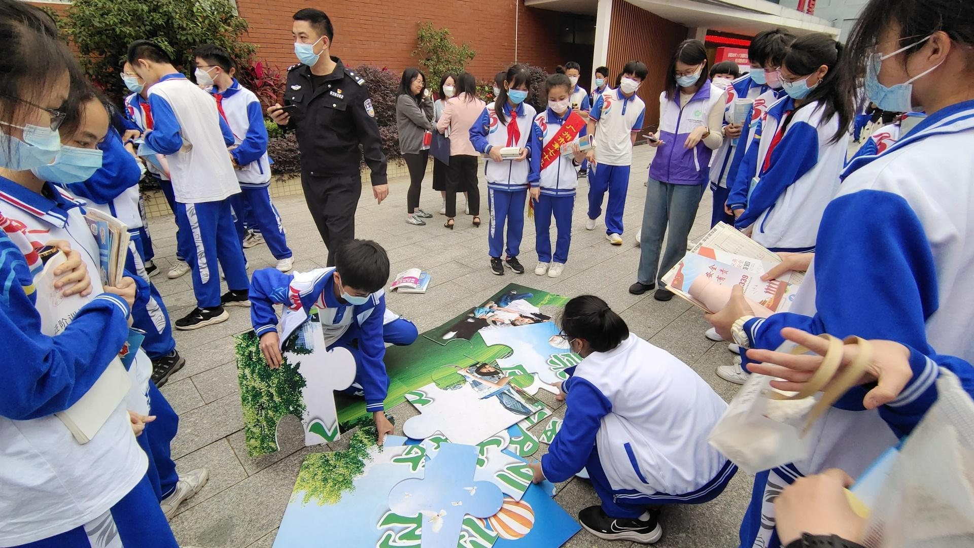 迎接全民国家安全教育日，广州天河将宣讲送入校园