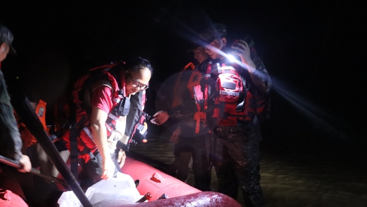 驰援受灾“最重处”，肇庆武警已转移群众1600余人次