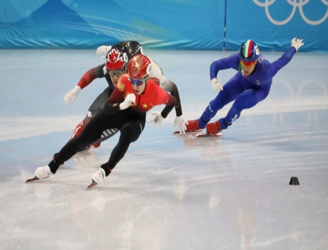 中国队首金！短道速滑混合团体接力，我们是冠军！