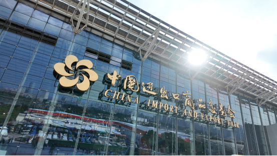 港商探馆广交会，低空经济成跨境合作“抢手货”