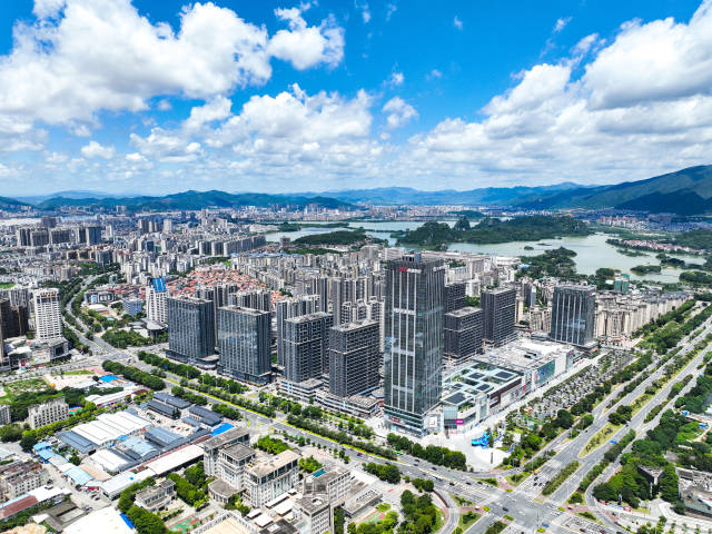 肇庆城区航拍。梁亮 摄  