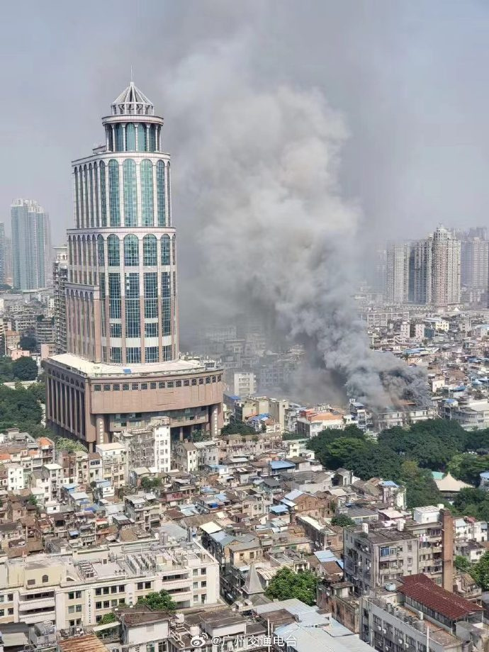 人民南路有建筑物发生火灾 图源：广州交通电台