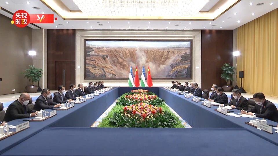 习近平：深化全方位合作 构建中乌命运共同体