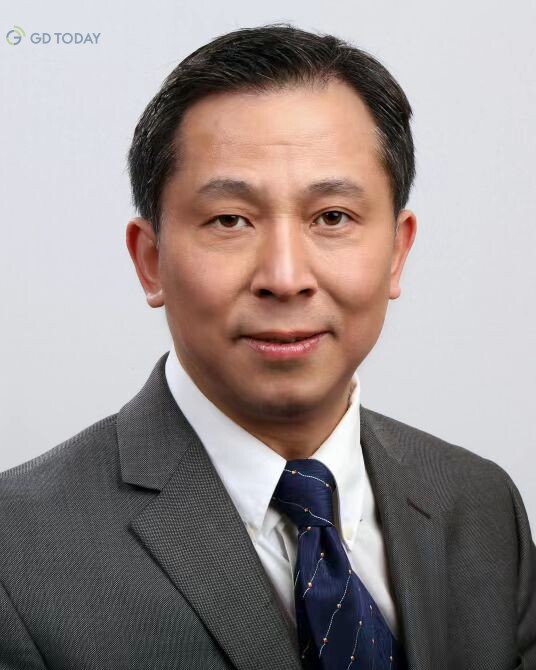 香港科技大学（广州）协理副校长、人工智能学域主任熊辉
