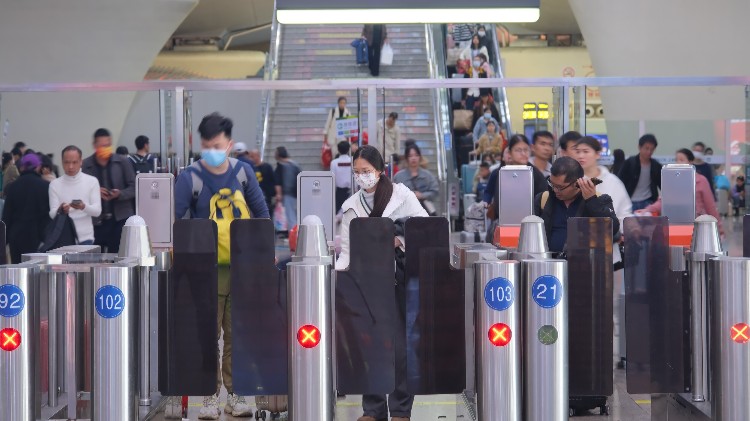 返工！广东地区火车站19日预计到达客流142.5万人次