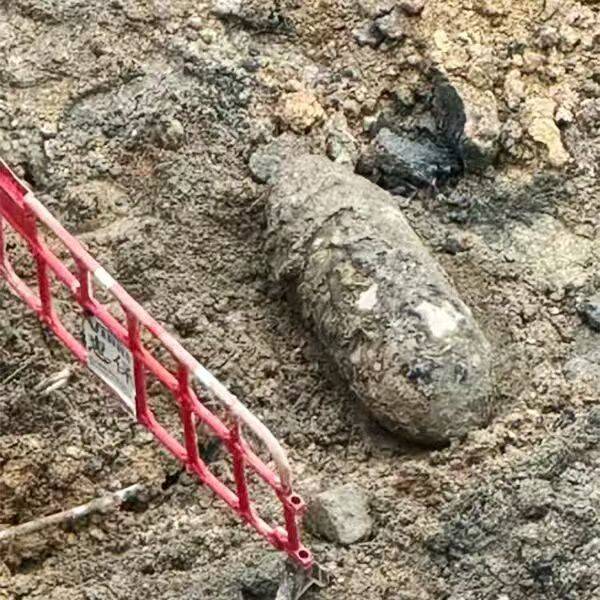炸弹为二战时期遗留下的空投炸弹