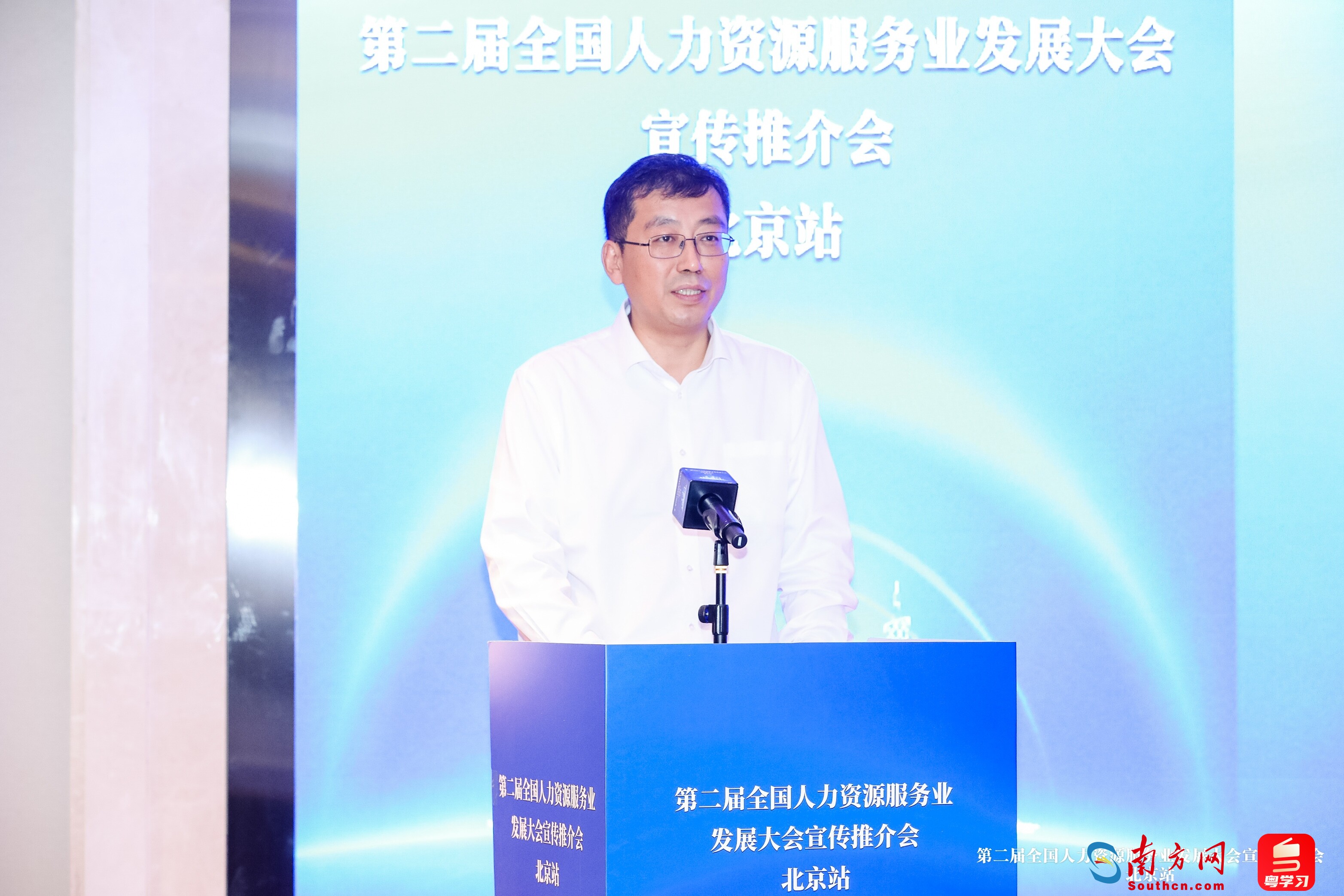 人力资源和社会保障部宣传中心主任王明政。