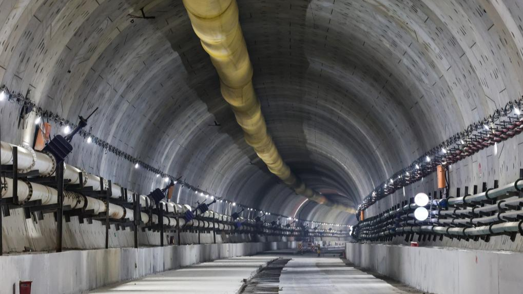 Guangdong : fin du percement du tunnel sous-marin de la baie de Shantou
