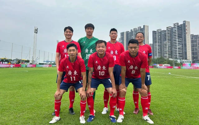 第三个比赛日，广东老将队以4-2战胜陕西，顺利出线。