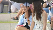 龙舟竞渡仙湖激战,她的热爱在观众席与赛道间流淌 龙舟竞渡仙湖激战,她的热爱在观众席与赛道间流淌