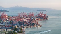 我国进出口已连续9个季度运行在10万亿元以上 我国进出口已连续9个季度运行在10万亿元以上