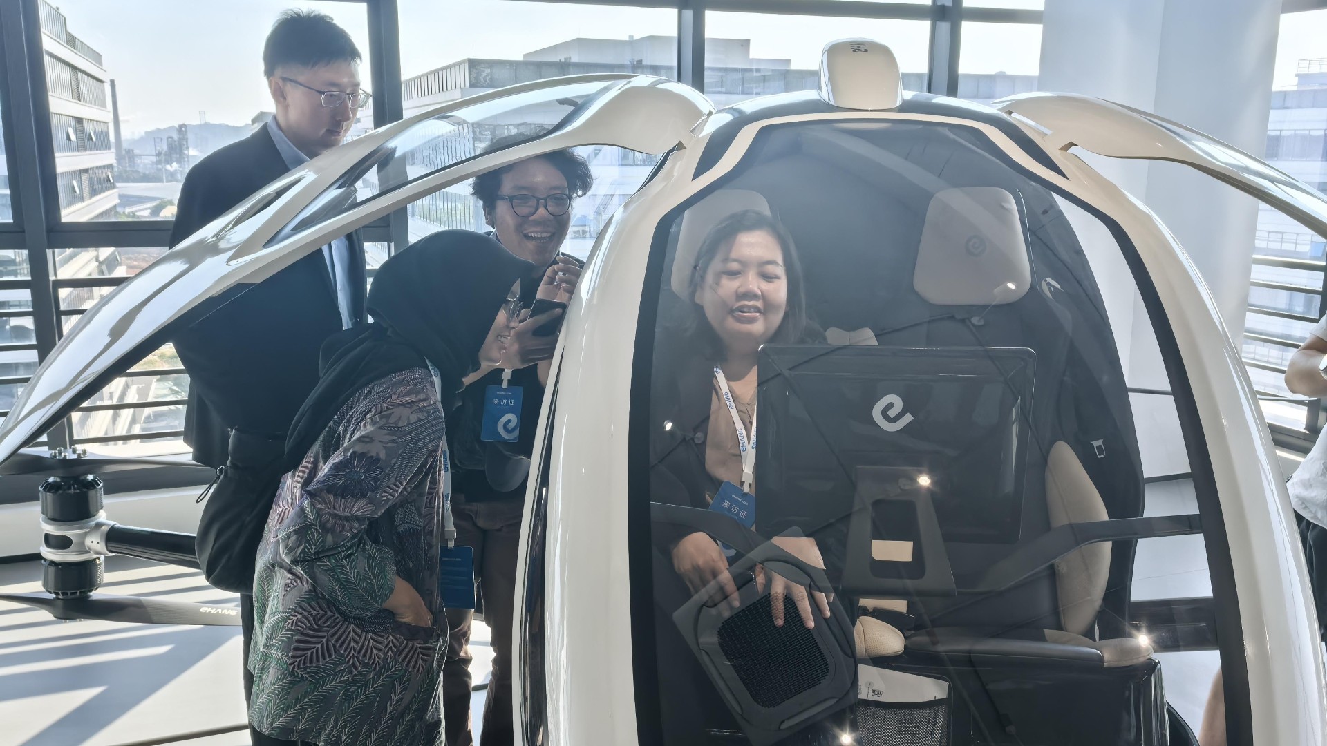 Video | Indonesian mainstream media journalists tour the GBA: future transportation is so cool!