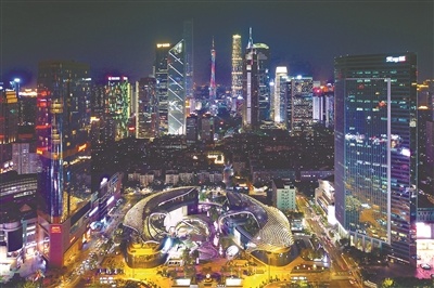 繁华的“华南第一商圈”——广州市天河路商圈（摄影：莫伟浓）
