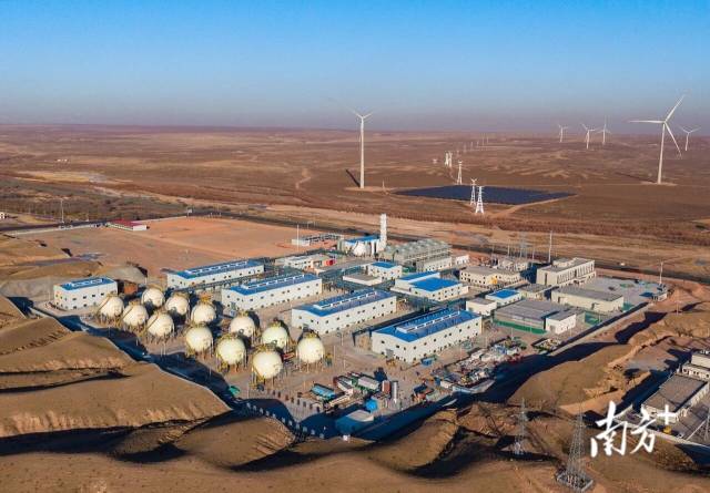 纯氢燃气轮机氢储能项目，实现了从风光新能源制氢到纯氢燃气轮机发电的完整闭环。