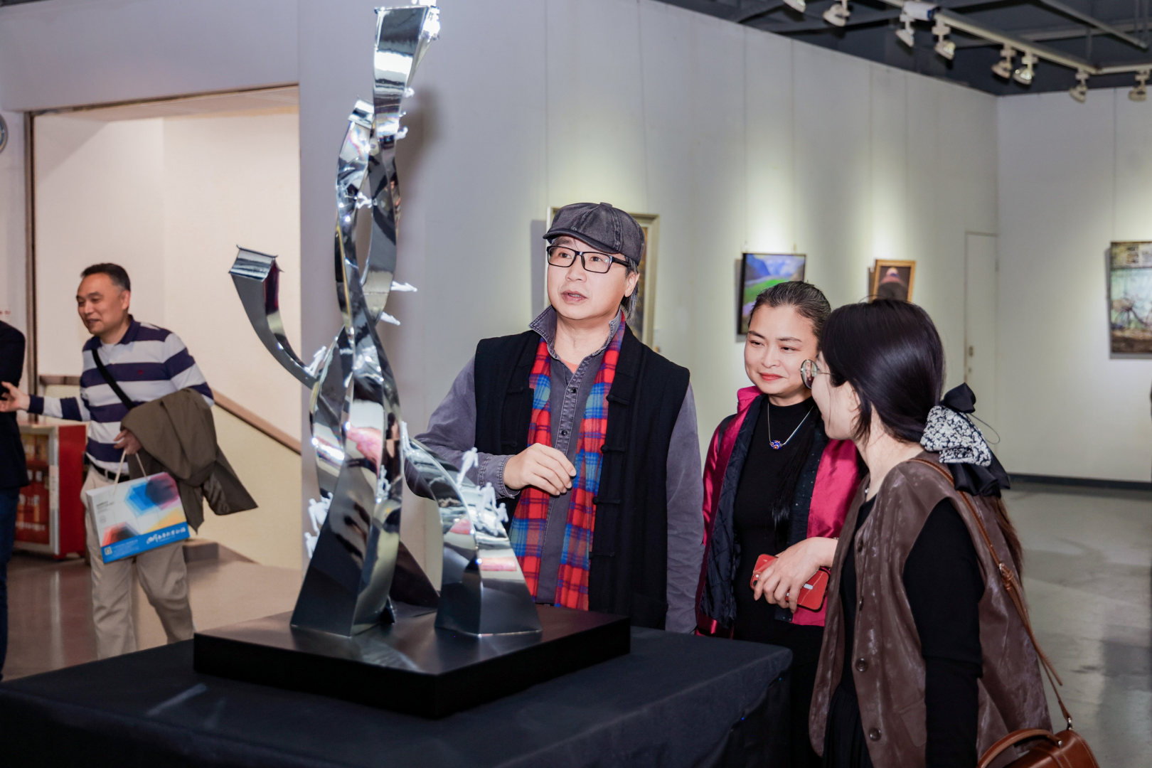 笔墨丹青颂华章，“万象启新”跨年美术作品展在广州举行